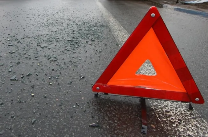 У Луцьку маршрутка в'їхала у вантажівку: семеро травмованих