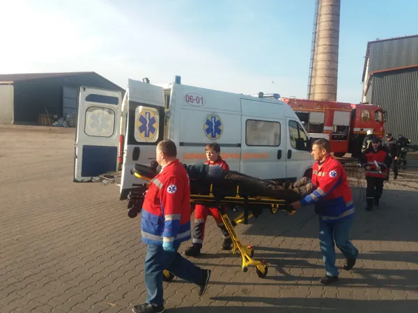 Евакуація персоналу: у Ківерцях «гасили» пожежу на «Золотій Ниві» (фото)