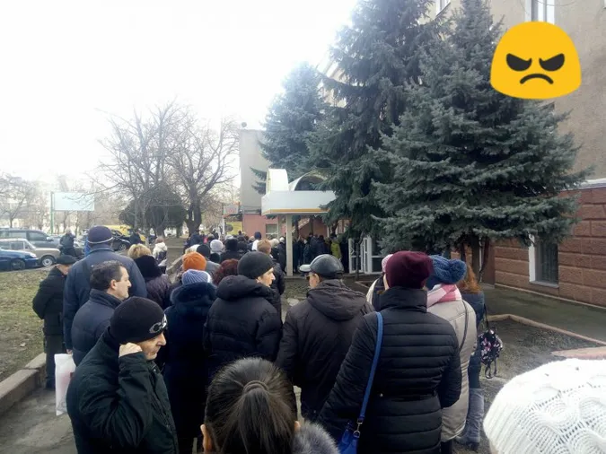 Містяни «штурмують» офіс «Миколаївобленерго»