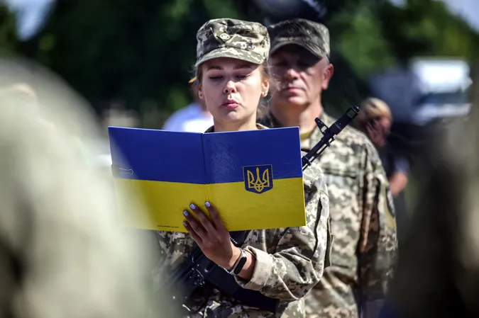 Пів сотні курсантів луцького вишу склали присягу на вірність Україні (фото)