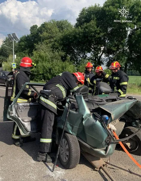 Від авто – тільки назва: на трасі Устилуг–Луцьк–Рівне сталася серйозна ДТП (фото)