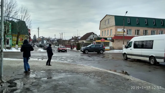 Вийшли з поліції і не знашли: на Волині агітаційний намет-порушник був та й загув