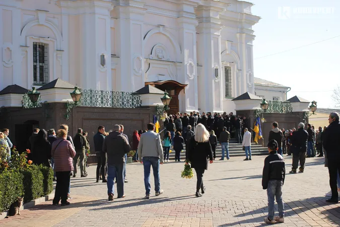 Був у всьому попереду: Луцьк попрощався із Мартензом (фото, відео)