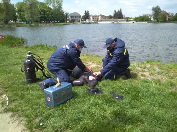 Волинські рятувальники показали підготовку до купального сезону (фото, відео)