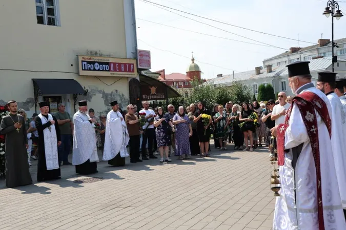 Навіки додому: у Луцьку попрощалися з воїном Андрієм Малим, який загинув на Харківщині