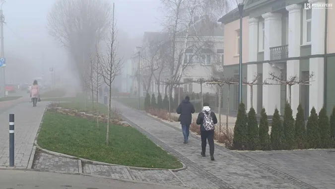 Луцьк накрив густий туман (фото)