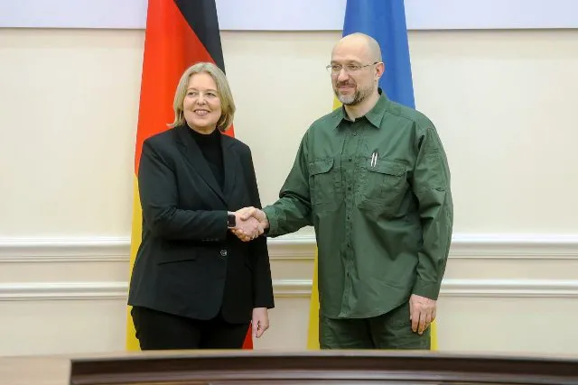 Зброя, гроші, санкції: про що говорили з Президенткою Бундестагу у Києві
