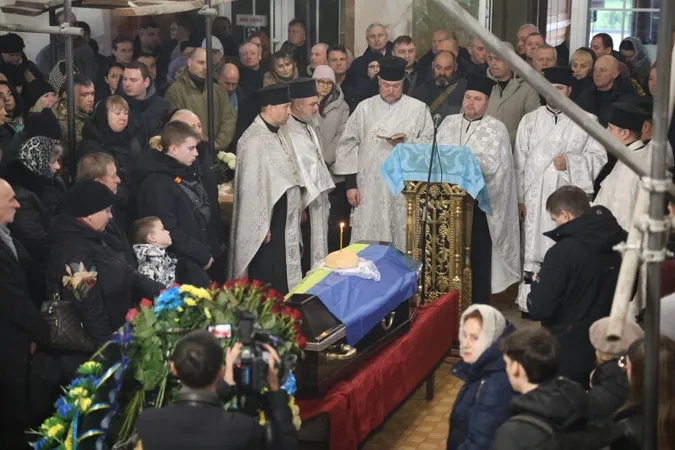 У Луцьку попрощалися із загиблим на Донеччині Олександром Машлаєм (фото)
