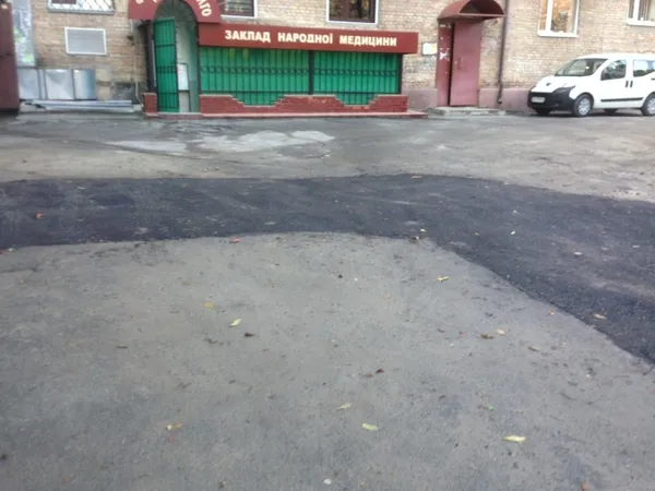 Лучан обурив халатний ремонт дороги у центрі міста (фото)