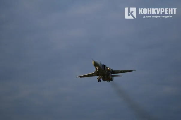 У мережі опублікували фото військових польотів над Луцьком