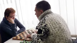 З Бахмута до Луцька разом із родиною евакуювався чемпіон світу із шашок (відео)