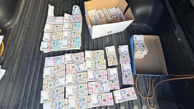 На Рівненщині керівника держлісгоспу затримали на хабарі у 3 млн грн (фото)
