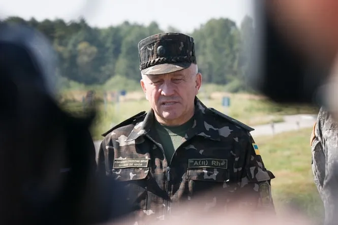 Звільнили генерала, якого вимагали люструвати бійці з Волині