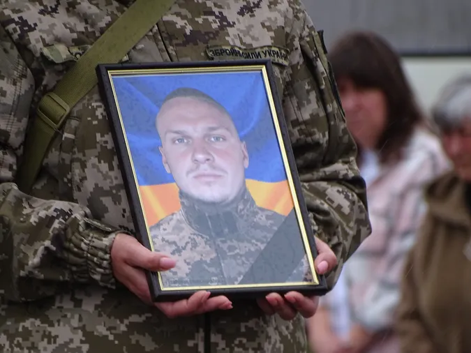 На Волині попрощалися із 23-річним воїном Любомиром Дячуком (фото)