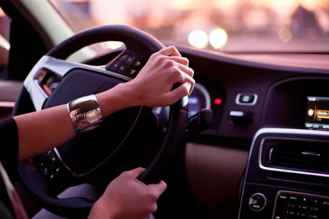 18-річна лучанка в Липинах «зачепила» два автомобілі