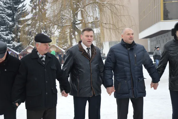 Посередині - Головний міліціонер Волині Петро Шпига