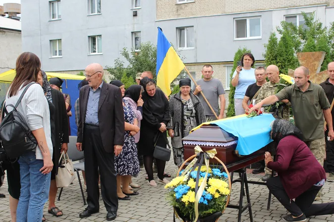 У Луцькому районі попрощалися із загиблим воїном Віктором Бурковським (фото)