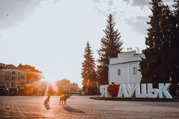Ранок карантинного 1 квітня у Луцьку (фото)