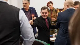 Із вогнем миру і співами: якою була остання в 2019 році сесія Луцької міської ради (фото)