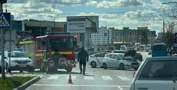 У Луцьку – аварія біля «ПортCity»: рух ускладнено (оновлено)