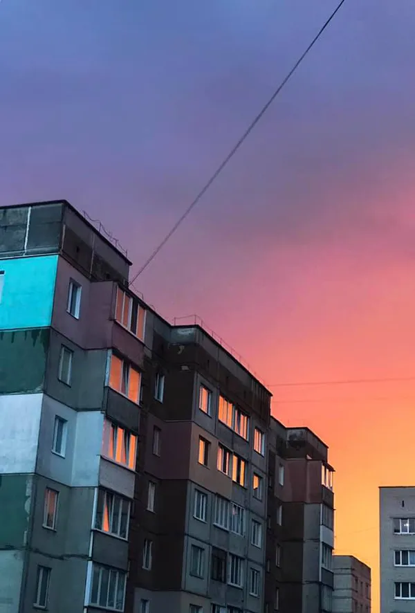 «Підривний» захід сонця у Луцьку: світлини волинян із соцмереж (фото)