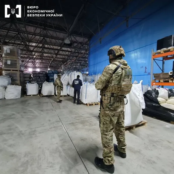 У Луцькому районі організували підпільне виробництво побутової хімії відомих брендів (фото)