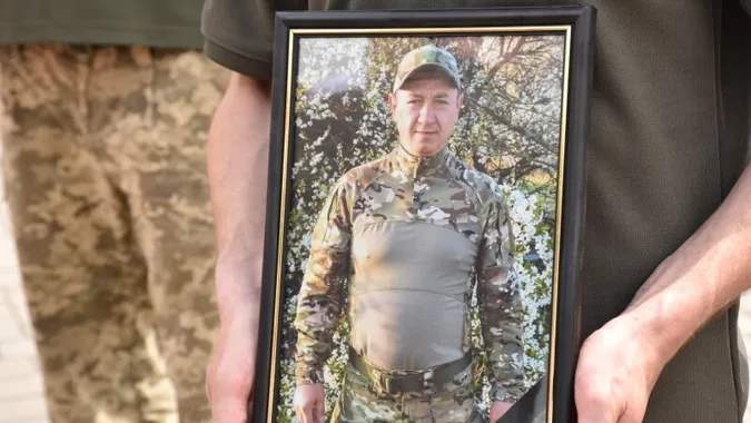 Загинув більше року тому: у Луцьку попрощалися з полеглим воїном Володимиром Андрійчуком (фото)