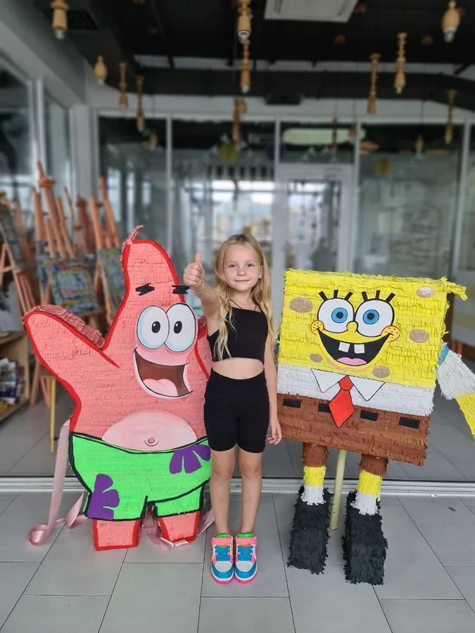 Губка Боб, єдинороги, LEGO: у «Промені» можна замовити піньяту*
