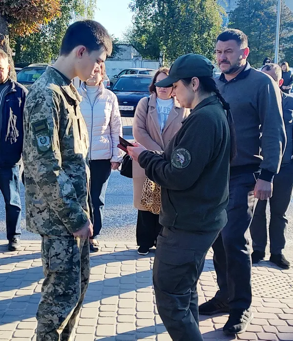 У Камінь-Каширській громаді вручили державні нагороди родинам полеглих воїнів (фото)