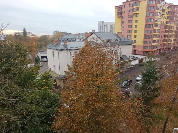 У Луцьку на перехресті не розминулися автівки (фото)