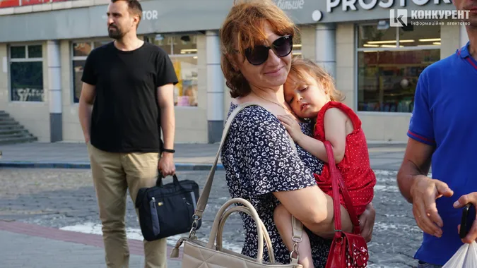 Прийшли сотні людей: у Луцьку виступив запальний гурт Оt Vinta (фото, відео)