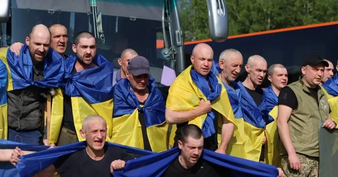 Відбувся другий етап обміну полоненими: кого вдалося звільнити (фото)