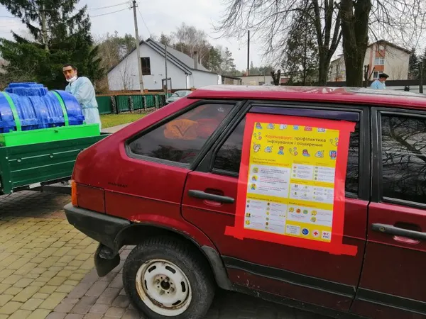 У волинських лісах дезінфікують зони відпочинку (фото)