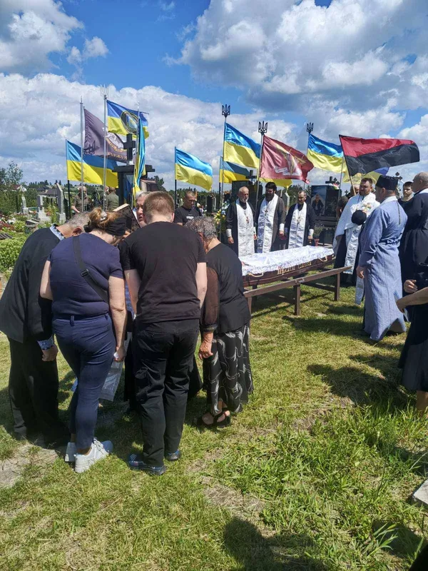 Загинув у Курській області: на Волині попрощалися з воїном Віктором Кревським (фото)