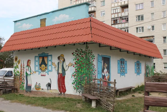 У Луцьку на трансформаторах намалювали графіті (фото) 