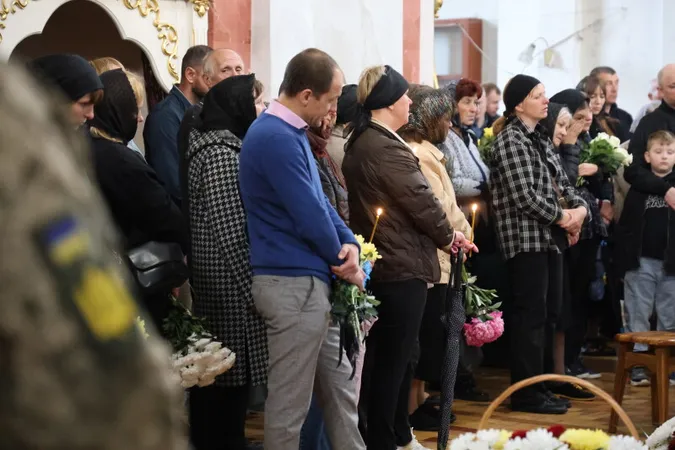 У Луцьку в останню дорогу провели Героя Валерія Васейчука (фото)
