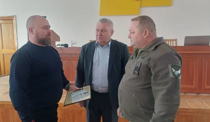 Від пожежника до елітного десантника: на Волині вручили «Золотий хрест» пораненому воїну