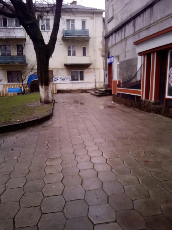 Лучани скаржаться на незаконні графіті у центрі міста (фото)