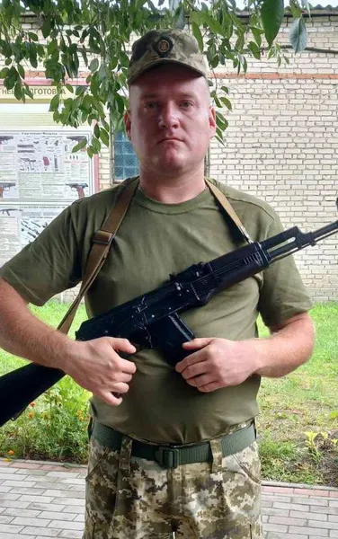 У Луцьку п'ятьом родинам загиблих прикордонників вручили їхні посмертні нагороди (фото)