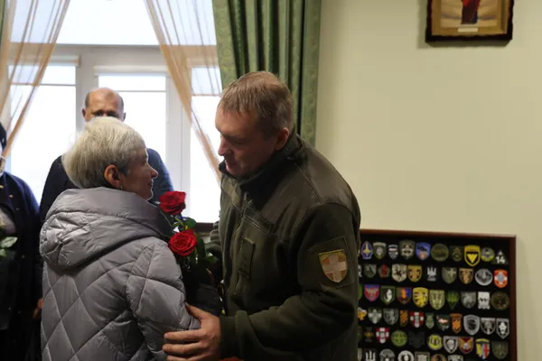 У Луцьку рідним загиблих Героїв вручили державні нагороди (фото)