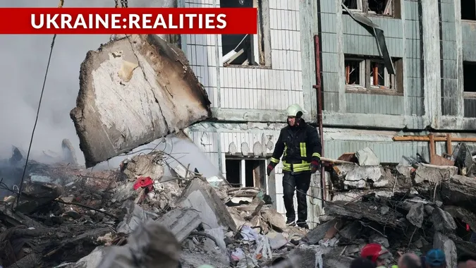 Russia hits a high-rise building with missiles: a block of the building is destroyed, and dozens of people are killed