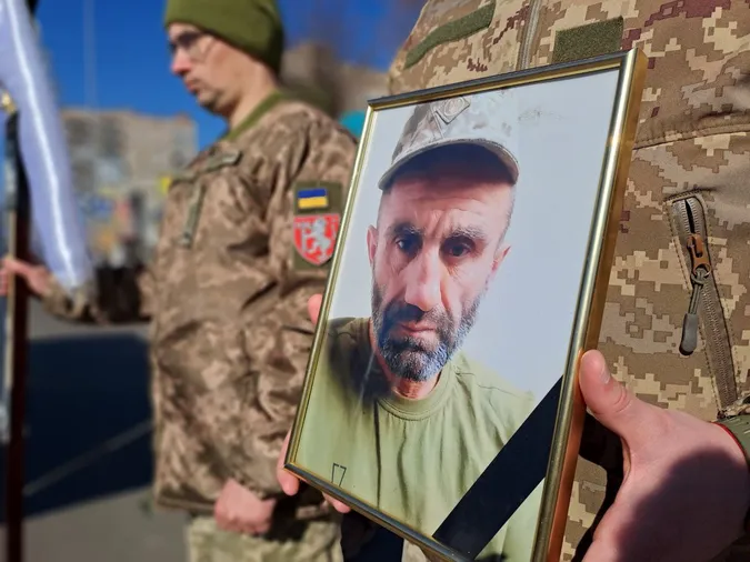 Ковельська громада попрощалася з воїном Олександром Маслом (фото)