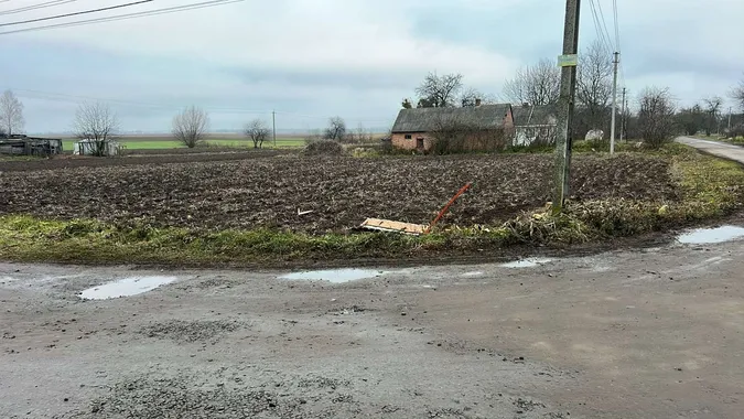 На Волині вандали вночі пошкодили паркан біля храму (фото)