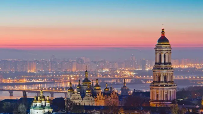 Українські ілюстратори показали, яким став Київ за час карантину (фото)