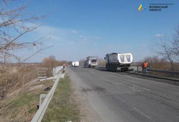 Показали, як у Княгининку ремонтують міст через Стир (фото)