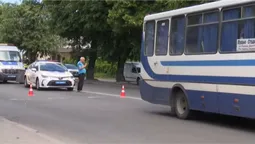 У Луцьку – жахлива аварія із автобусом: постраждав 10-річний хлопчик (відео)