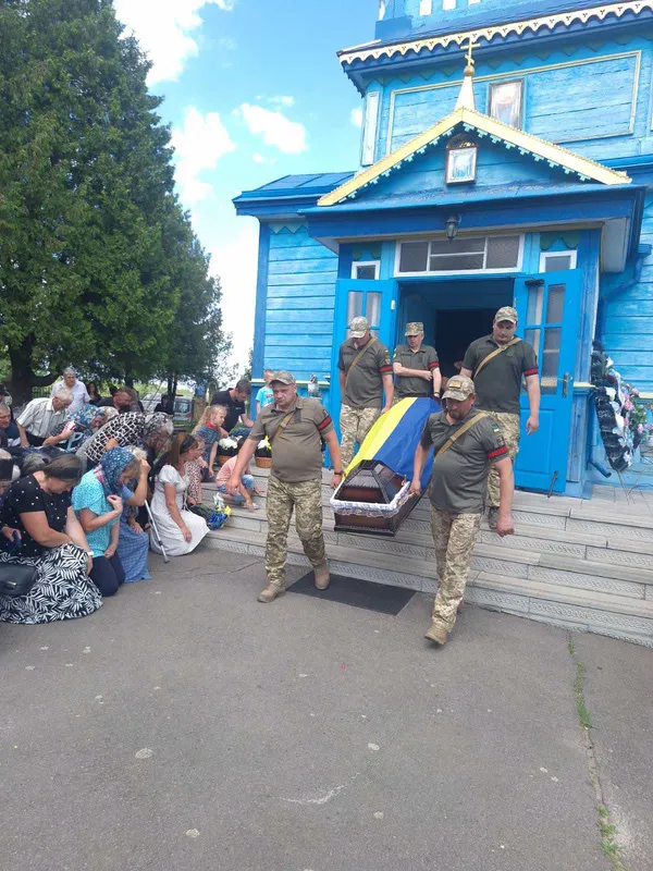 Понад півтора року родина чекала звістки: на Волині попрощалися з воїном Миколою Войтюком (фото)