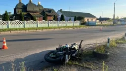 Жахлива аварія: на Волині мотоцикліст влупився в електроскутер
