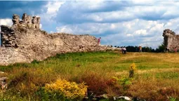 Королева-демониця купалась у крові немовлят: за 100 кілометрів від Луцька причаїлась аномальна місцина (фото)