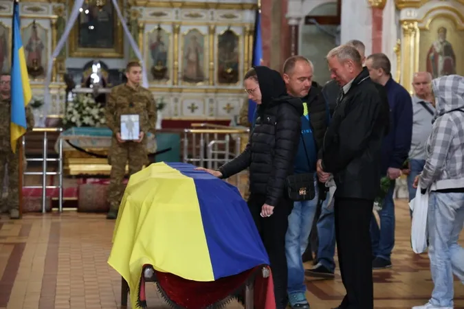 У Луцьку попрощались із Героєм Михайлом Слутяком (фото)